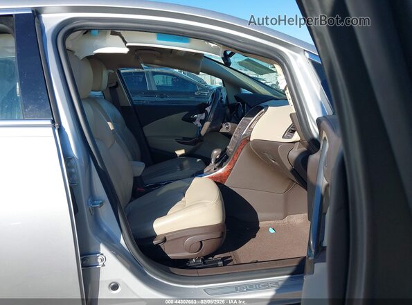1G4PS5SK4H4100509 2017 BUICK VERANO Silver Front interior view