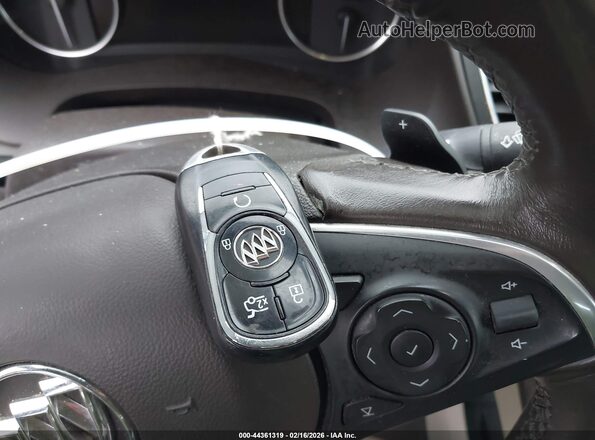 1G4ZP5SS0JU146581 2018 BUICK LACROSSE Silver Вид панелі приладів