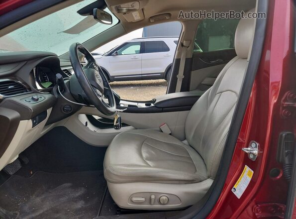 1G4ZP5SS4JU110067 2018 BUICK LACROSSE Red Front interior view