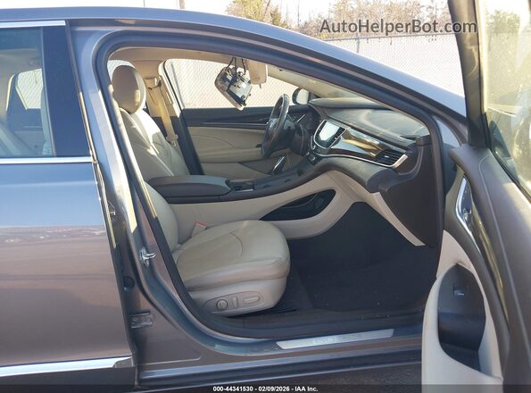 1G4ZP5SS4JU135552 2018 BUICK LACROSSE Серый Вид салона спереди