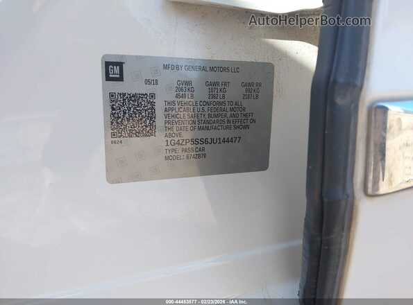 1G4ZP5SS6JU144477 2018 BUICK LACROSSE White Widok komory silnika
