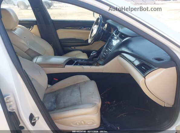 1G6AX5SX6H0168618 2017 CADILLAC CTS Белый Вид салона спереди