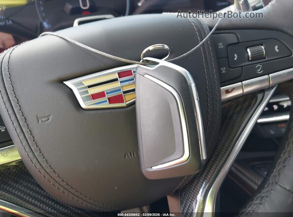 1G6DV5RW0S0108857 2025 CADILLAC CT5 White Vista del salpicadero