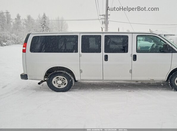 1GAWGEFFXG1315609 2016 CHEVROLET EXPRESS White Tył prawy
