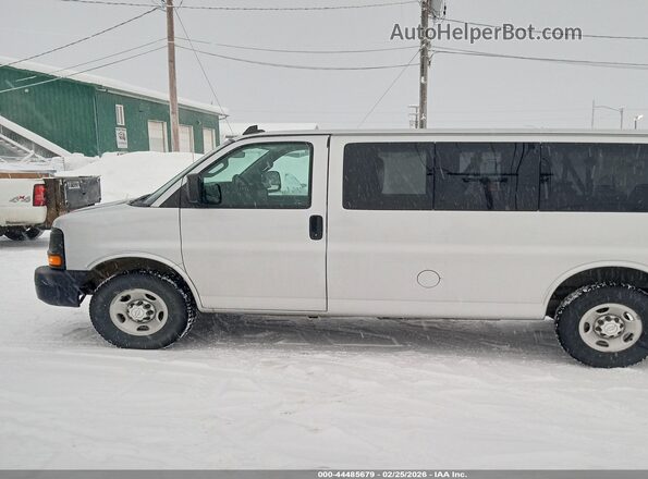1GAWGEFFXG1315609 2016 CHEVROLET EXPRESS White Przód lewy