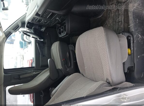1GAWGEFFXG1315609 2016 CHEVROLET EXPRESS White Widok wnętrza z przodu