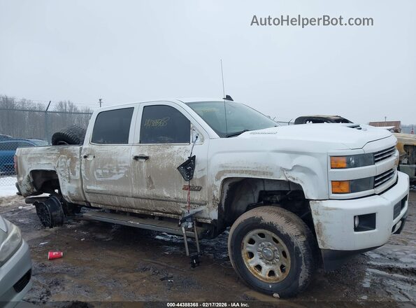 1GC1KWEY9JF214516 2018 CHEVROLET SILVERADO White Սալոնի հետևի տեսք