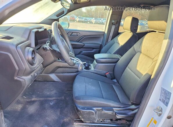 1GCPTBEK3P1269559 2023 CHEVROLET COLORADO Белый Вид салона спереди