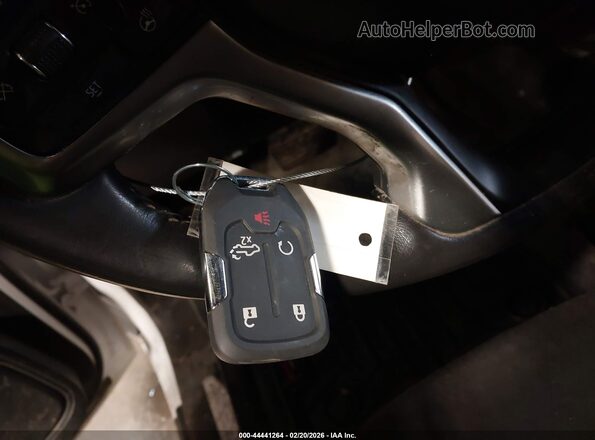 1GCRYEED2KZ390882 2019 CHEVROLET SILVERADO White Widok deski rozdzielczej