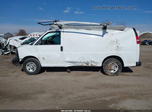 1GCWGAF78R1194316 2024 CHEVROLET EXPRESS White სალონის 360-გრადუსიანი ხედი