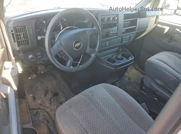 1GCWGAFF3H1337078 2017 CHEVROLET EXPRESS White Vista del salpicadero
