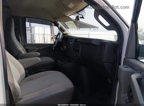 1GCWGAFFXG1239471 2016 CHEVROLET EXPRESS White წინა სალონის ხედი