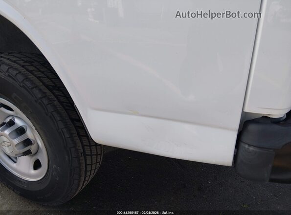 1GCWGAFFXG1239471 2016 CHEVROLET EXPRESS White სალონის 360-გრადუსიანი ხედი
