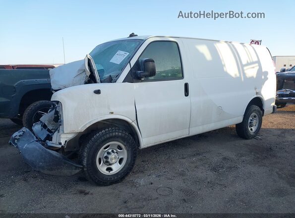 1GCWGAFP2N1284717 2022 CHEVROLET EXPRESS White წინა მარცხენა ხედი სამი მეოთხედიდან