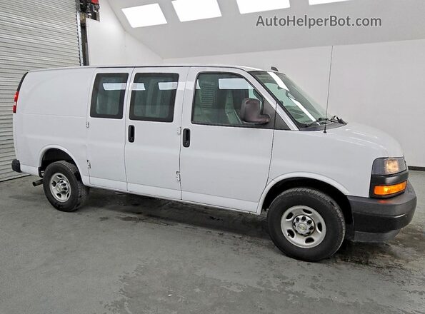 1GCWGAFP8N1217877 2022 CHEVROLET EXPRESS White Front right