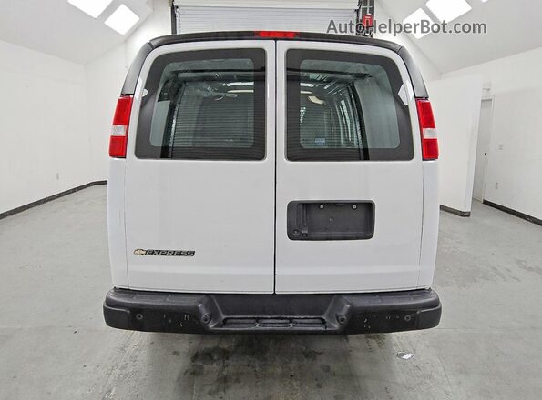 1GCWGAFP8N1217877 2022 CHEVROLET EXPRESS White Rear view