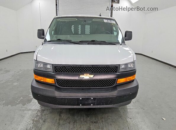 1GCWGAFP8N1217877 2022 CHEVROLET EXPRESS White Front view