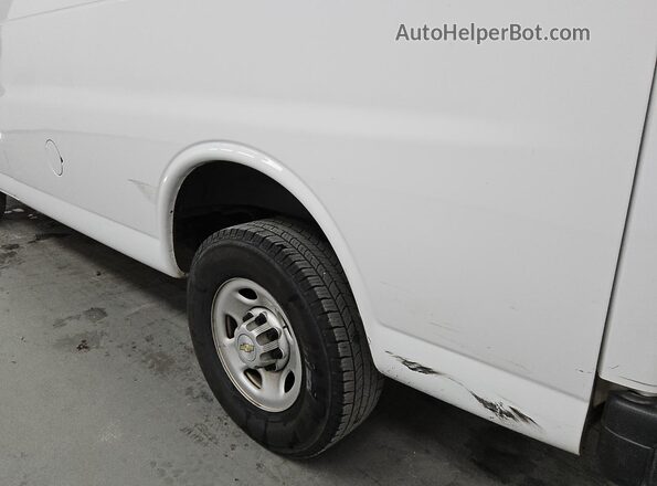 1GCWGAFP8N1217877 2022 CHEVROLET EXPRESS White 