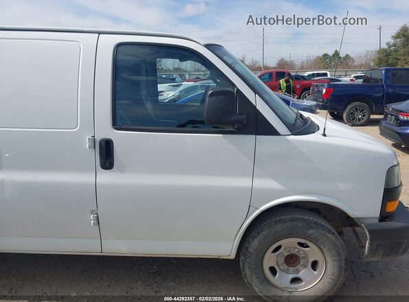 1GCWGBFP2N1221476 2022 CHEVROLET EXPRESS White Rear interior view