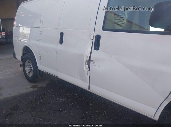 1GCZGGFG6H1348360 2017 CHEVROLET EXPRESS White Vista frontal