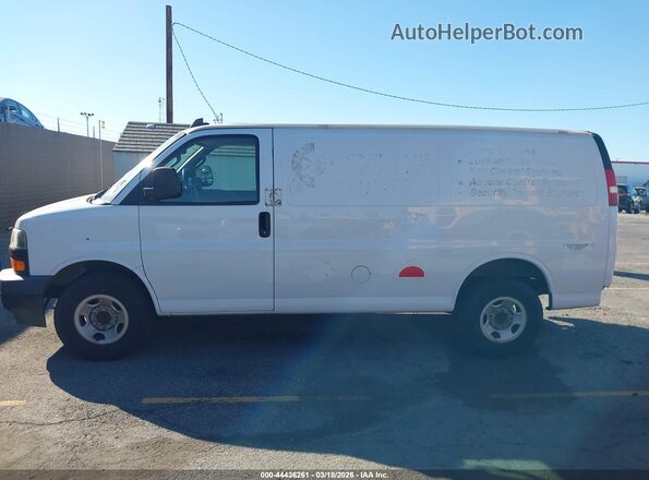 1GCZGGFP2J1162353 2018 CHEVROLET EXPRESS White Widok wnętrza 360 stopni