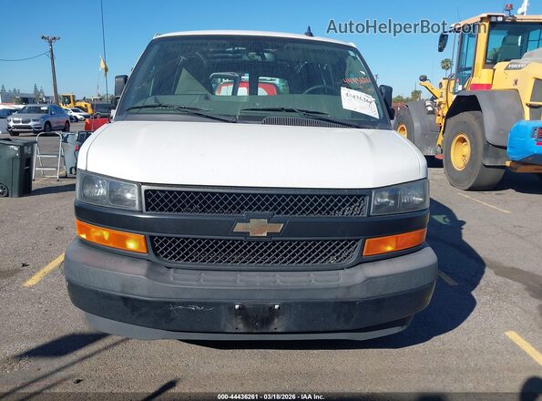 1GCZGGFP2J1162353 2018 CHEVROLET EXPRESS White Widok zestawu wskaźników
