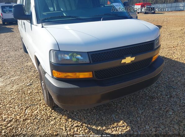1GCZGHFP2N1165183 2022 CHEVROLET EXPRESS White Դիմացի տեսք