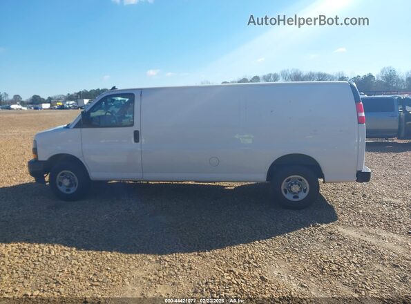 1GCZGHFP2N1165183 2022 CHEVROLET EXPRESS White Սալոնի 360 աստիճան տեսք