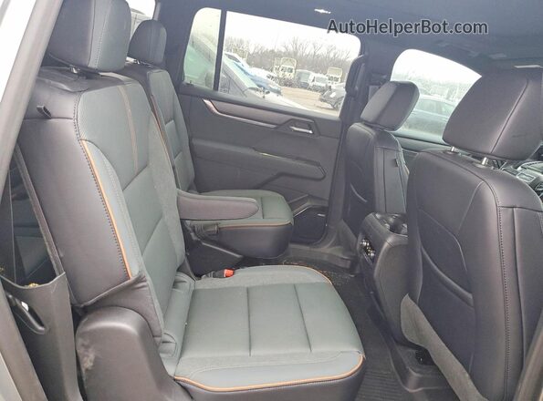 1GKENPKS3TJ125530 2026 GMC ACADIA Gray Widok wnętrza z tyłu