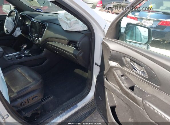 1GNERNKW6NJ128245 2022 CHEVROLET TRAVERSE Белый Вид салона спереди