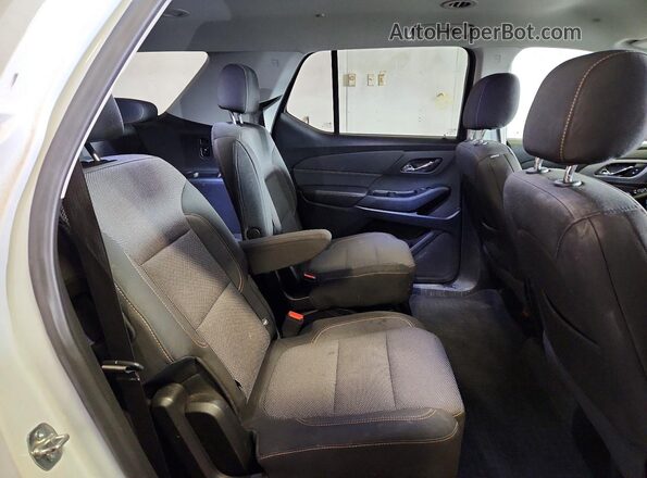 1GNEVGKW2KJ256792 2019 CHEVROLET TRAVERSE White Вид задньої частини салону