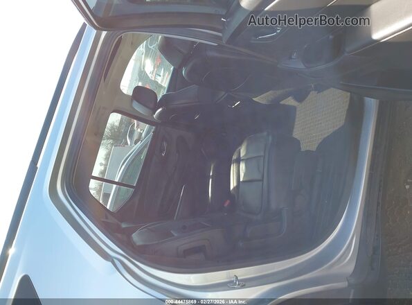 1GNEVJKW8LJ273563 2020 CHEVROLET TRAVERSE Серебряный Вид наклейки с VIN-кодом