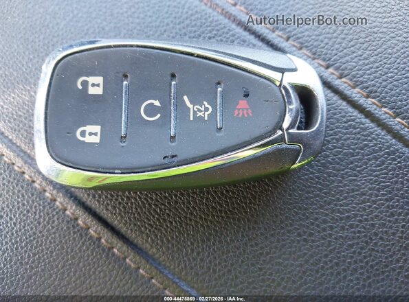 1GNEVJKW8LJ273563 2020 CHEVROLET TRAVERSE Серебряный Вид панели приборов