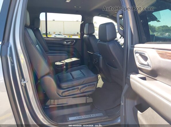 1GNSCCKD2NR302725 2022 CHEVROLET SUBURBAN Gray VIN კოდის სტიკერის ხედი