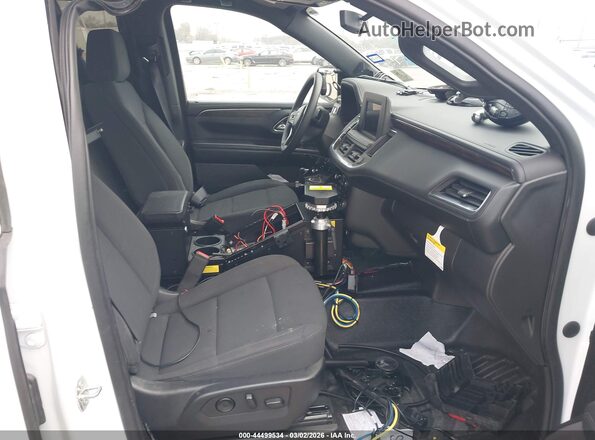 1GNSCLED3NR129244 2022 CHEVROLET TAHOE Белый Вид салона спереди