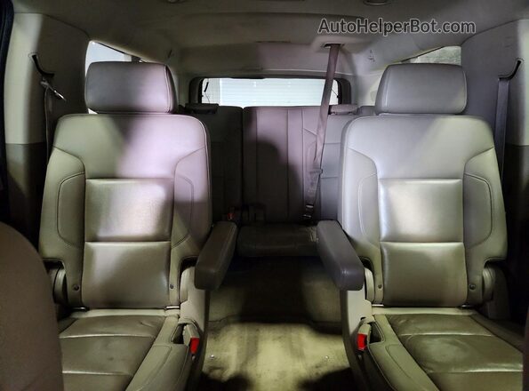 1GNSKJKC9GR274875 2016 CHEVROLET SUBURBAN White Widok tylnych siedzeń