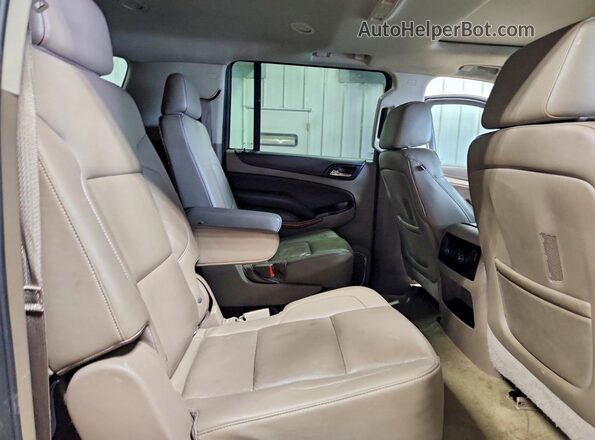 1GNSKJKC9GR274875 2016 CHEVROLET SUBURBAN White Widok wnętrza z tyłu