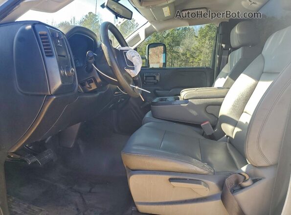 1GT01REG9HZ282136 2017 GMC SIERRA White Вид салону спереду