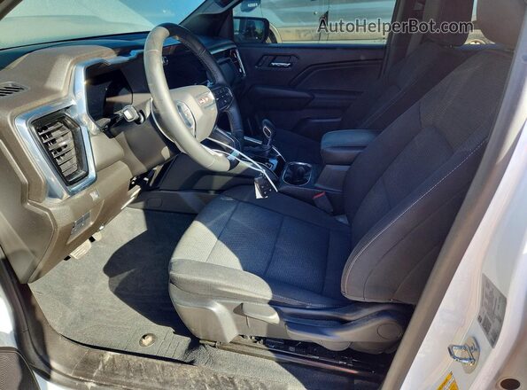 1GTP5BEK4P1182540 2023 GMC CANYON Белый Вид салона спереди