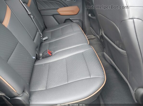 1GTP6DEK5R1144102 2024 GMC CANYON Silver VIN sticker view
