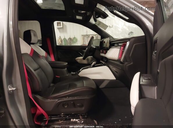 1GTP6EEKXR1113708 2024 GMC CANYON Gray Вид салону спереду