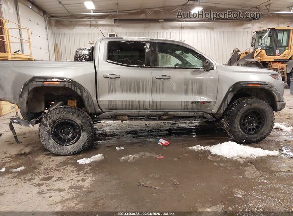 1GTP6EEKXR1113708 2024 GMC CANYON Gray Вид задньої частини салону