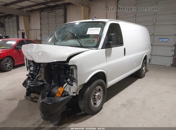 1GTW7AF71R1187384 2024 GMC SAVANA CARGO White Vista tres cuartos delantera izquierda