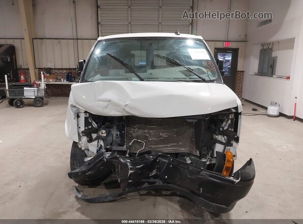 1GTW7AF71R1187384 2024 GMC SAVANA CARGO White Vista del cuadro de instrumentos