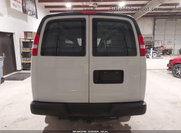 1GTW7AF71R1187384 2024 GMC SAVANA CARGO White 