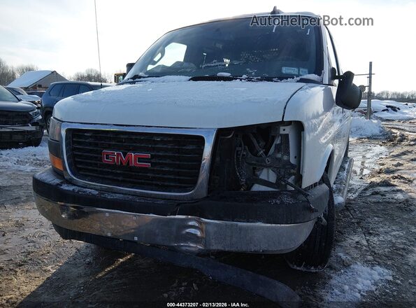 1GTW7AF72M1254793 2021 GMC SAVANA CARGO White Widok z przodu
