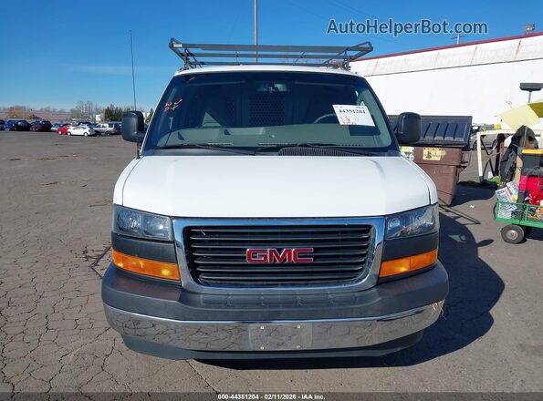1GTW7AFF4H1104939 2017 GMC SAVANA 2500 White Вид щитка приладів
