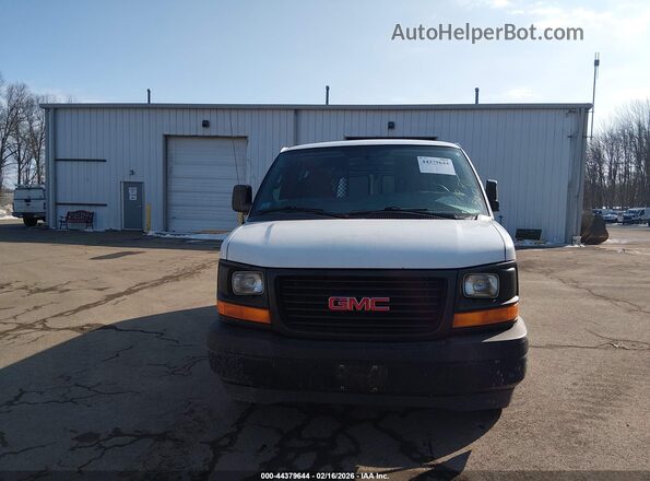 1GTW7AFF7H1338797 2017 GMC SAVANA 2500 White Widok zestawu wskaźników