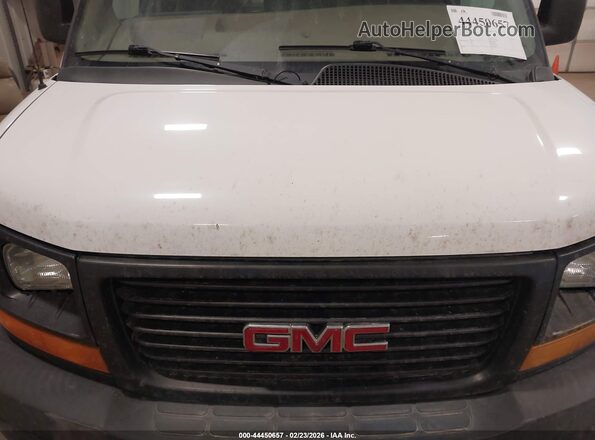 1GTW7AFG4G1258056 2016 GMC SAVANA 2500 White Widok z przodu
