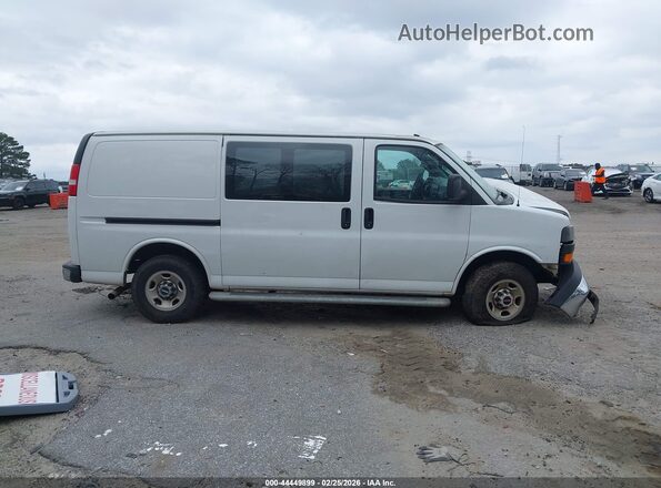 1GTW7AFG6L1180907 2020 GMC SAVANA CARGO Белый Вид задней части салона